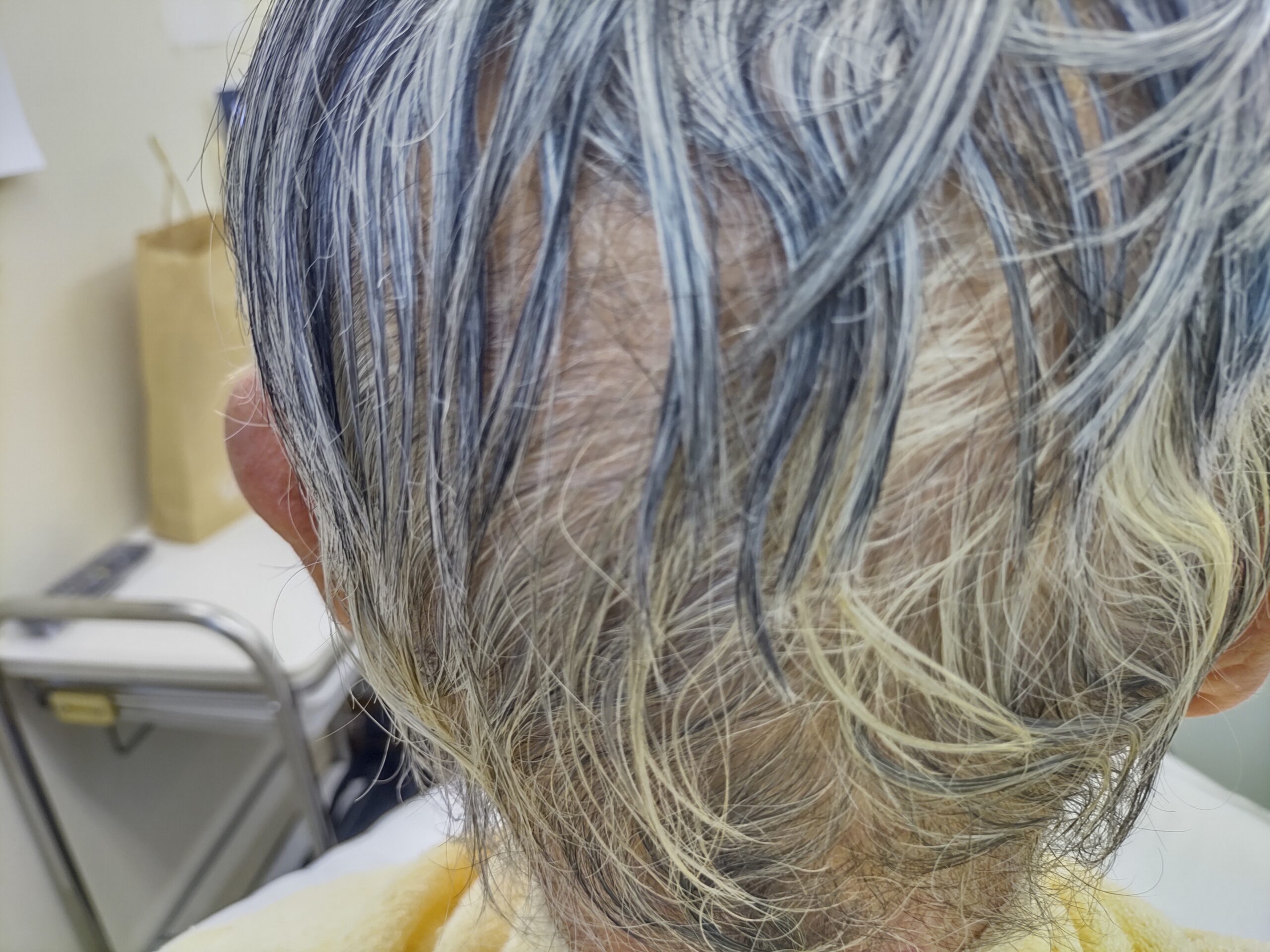 崩壊したカツラ